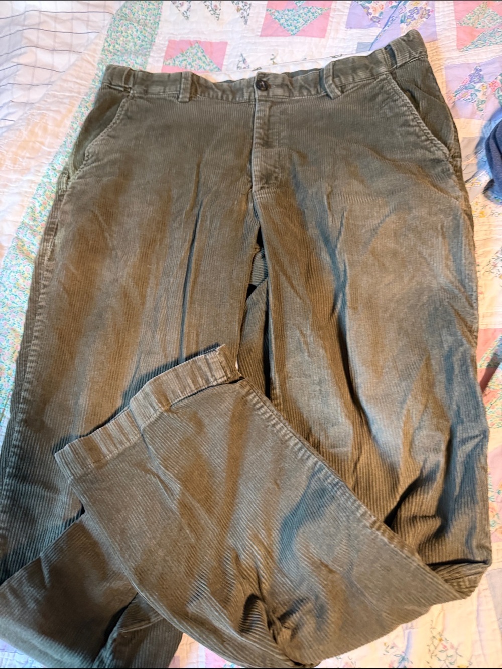 L.L. Bean Men's Corduroy Pants in Olive